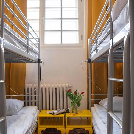 New World St Hostel And Private Room Warszawa Exteriör bild
