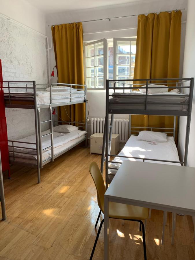 New World St Hostel And Private Room Warszawa Exteriör bild