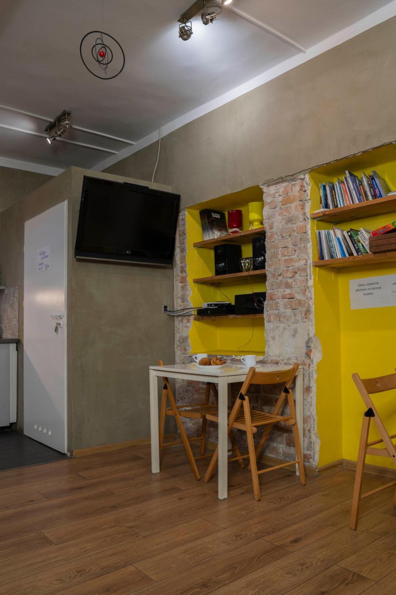 New World St Hostel And Private Room Warszawa Exteriör bild