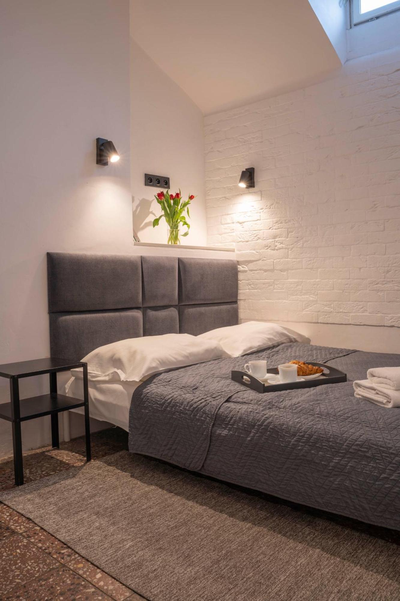 New World St Hostel And Private Room Warszawa Exteriör bild