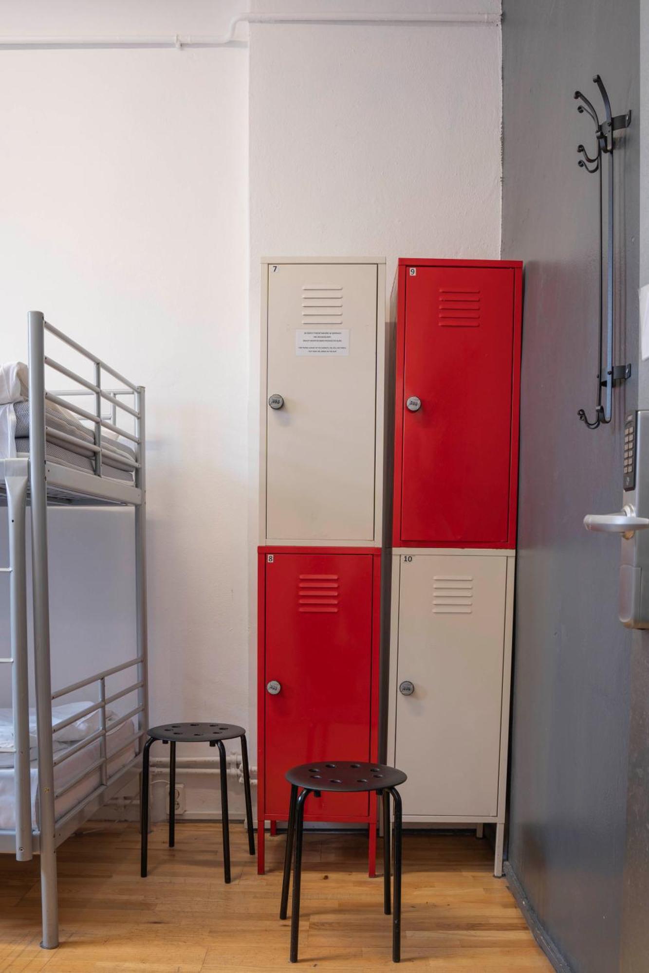 New World St Hostel And Private Room Warszawa Exteriör bild
