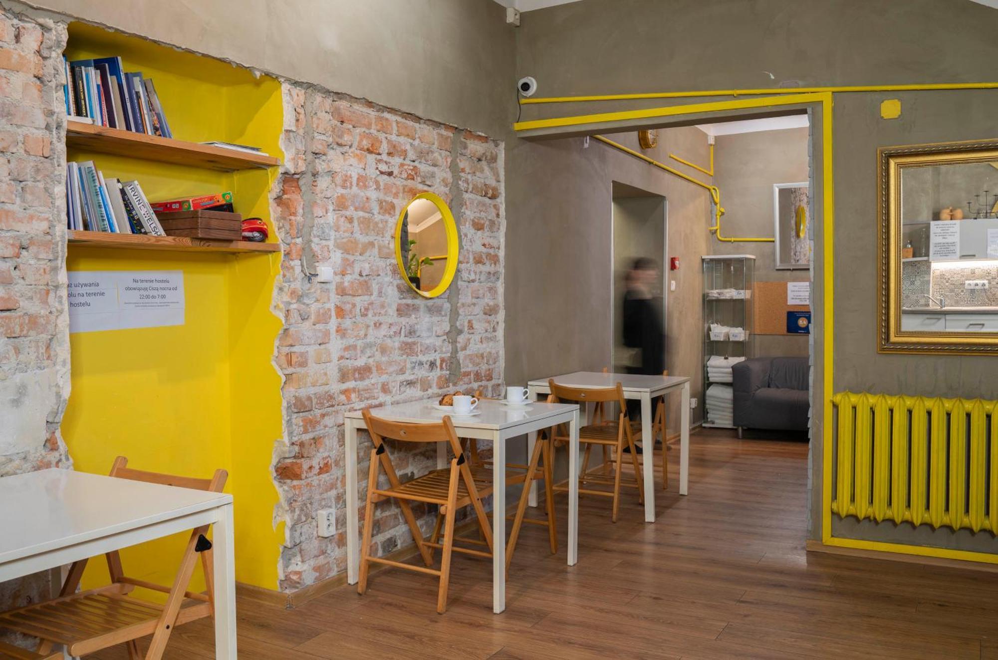 New World St Hostel And Private Room Warszawa Exteriör bild