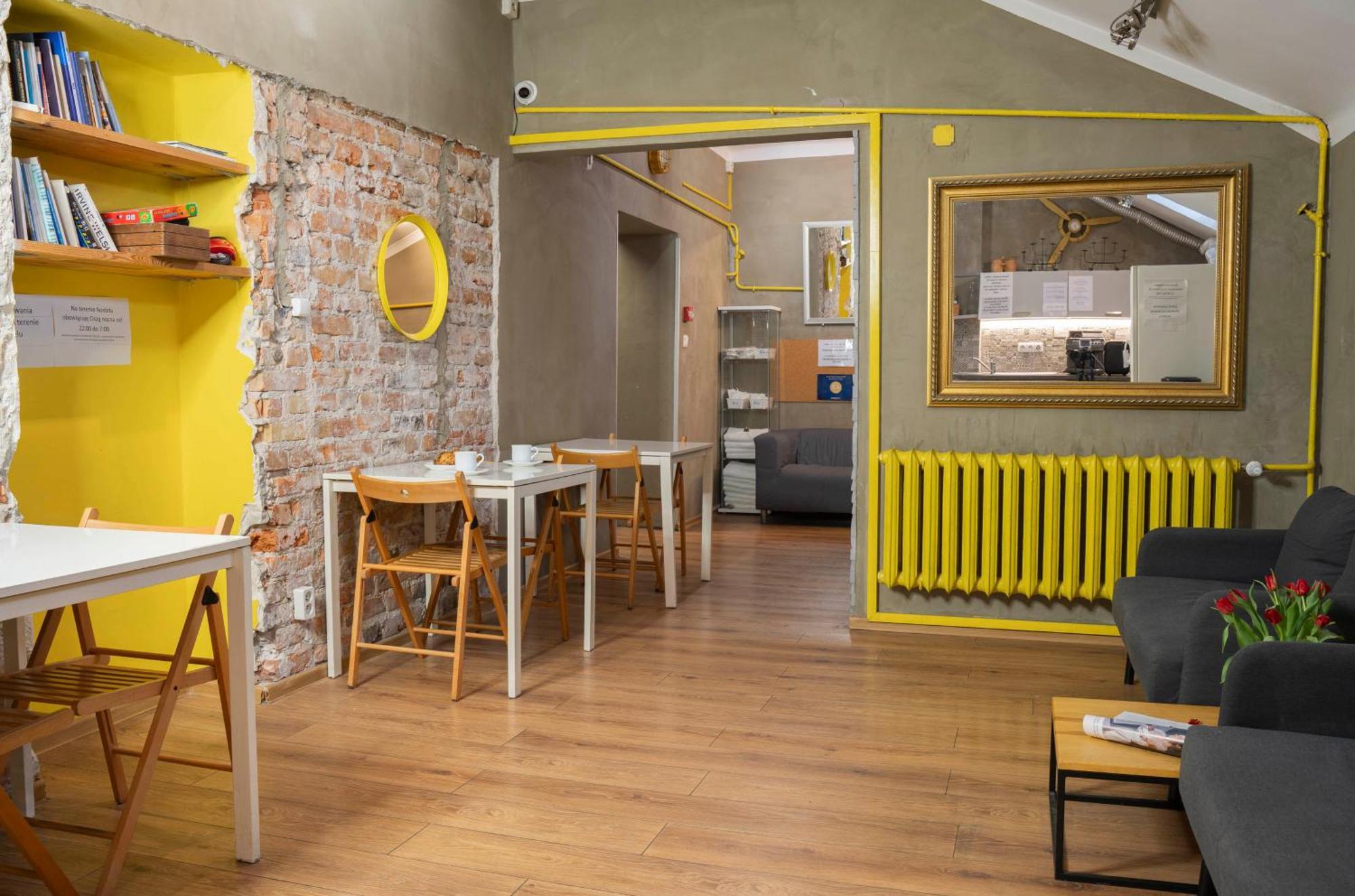 New World St Hostel And Private Room Warszawa Exteriör bild