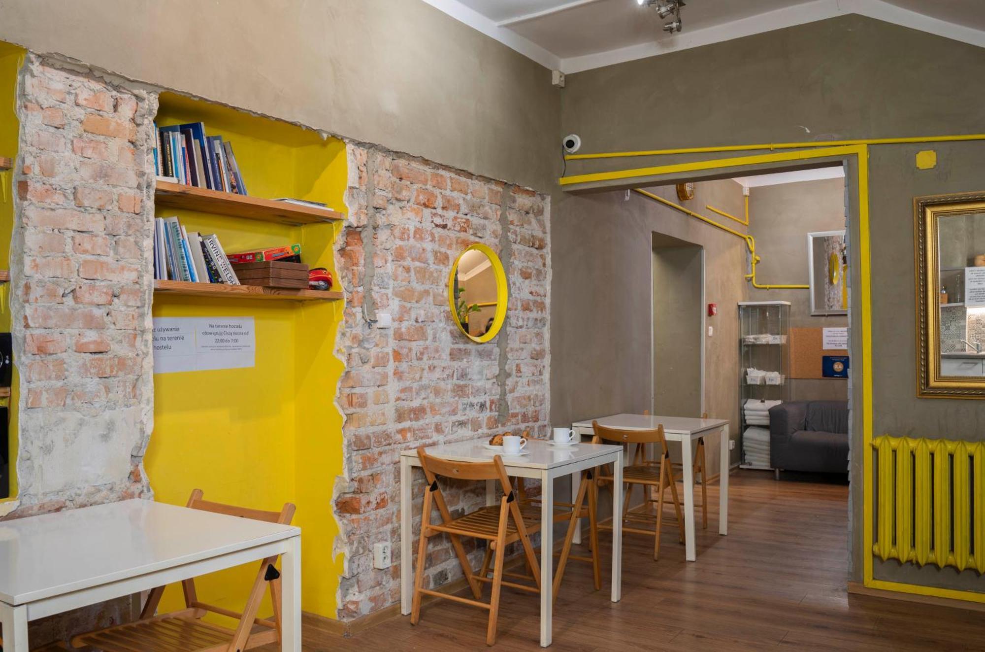 New World St Hostel And Private Room Warszawa Exteriör bild