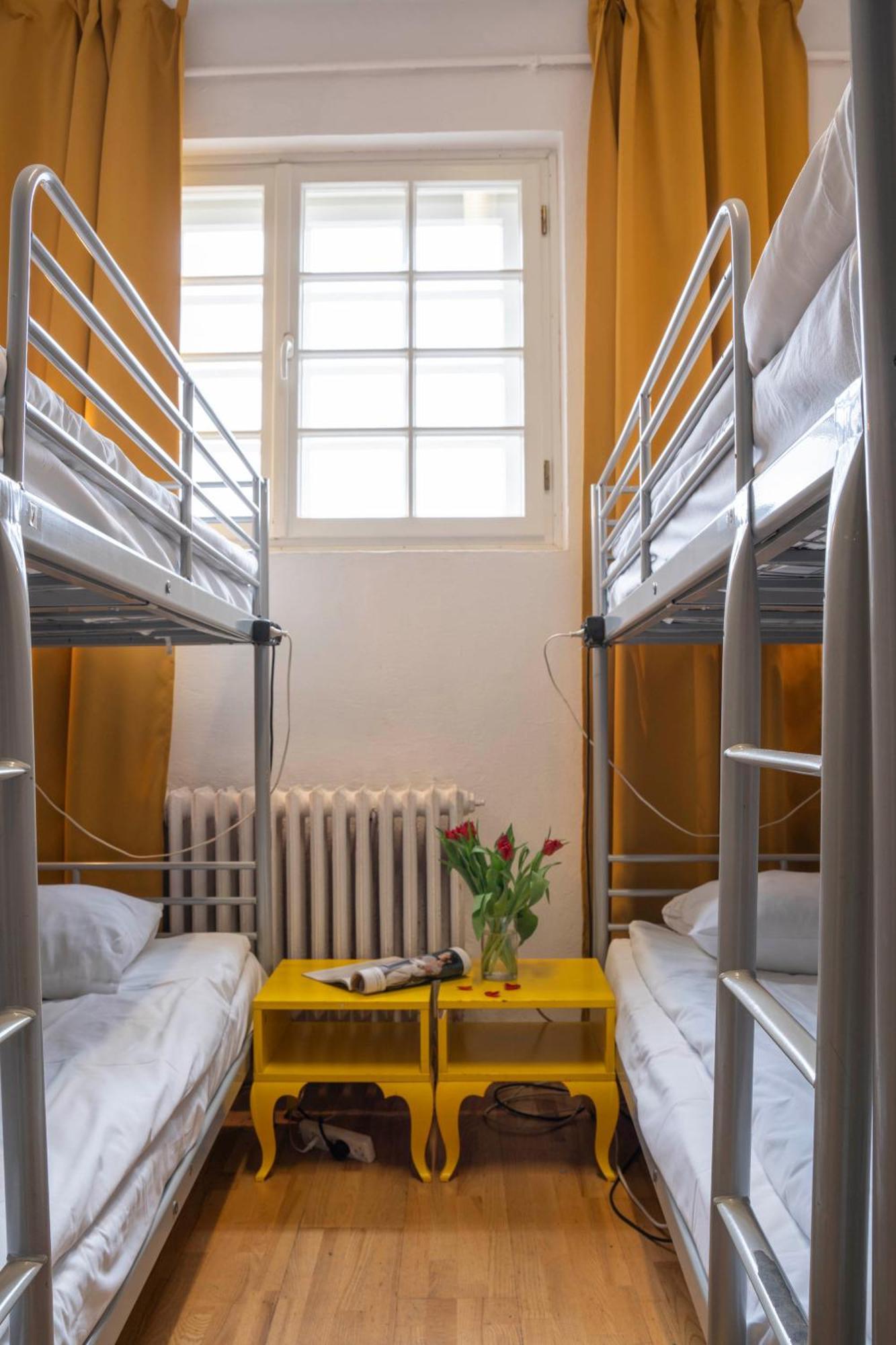 New World St Hostel And Private Room Warszawa Exteriör bild