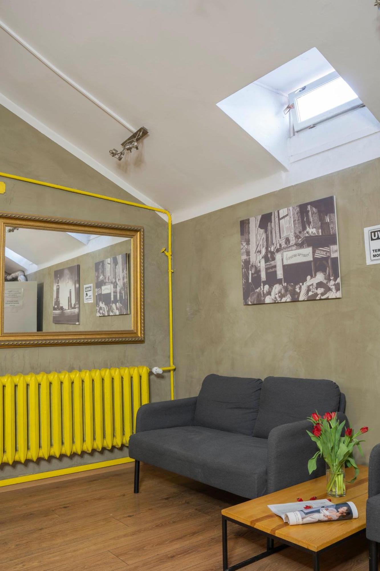 New World St Hostel And Private Room Warszawa Exteriör bild