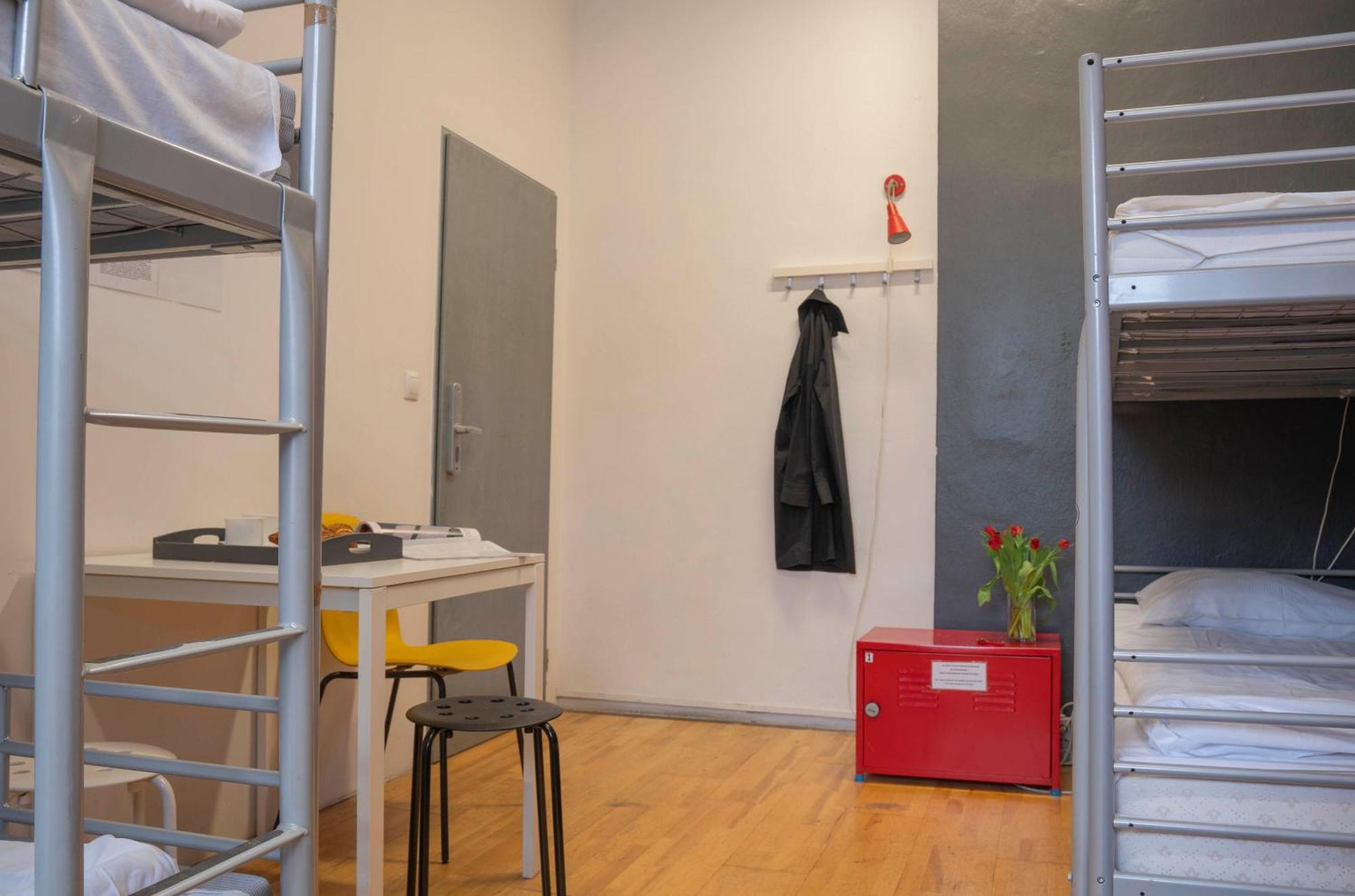 New World St Hostel And Private Room Warszawa Exteriör bild